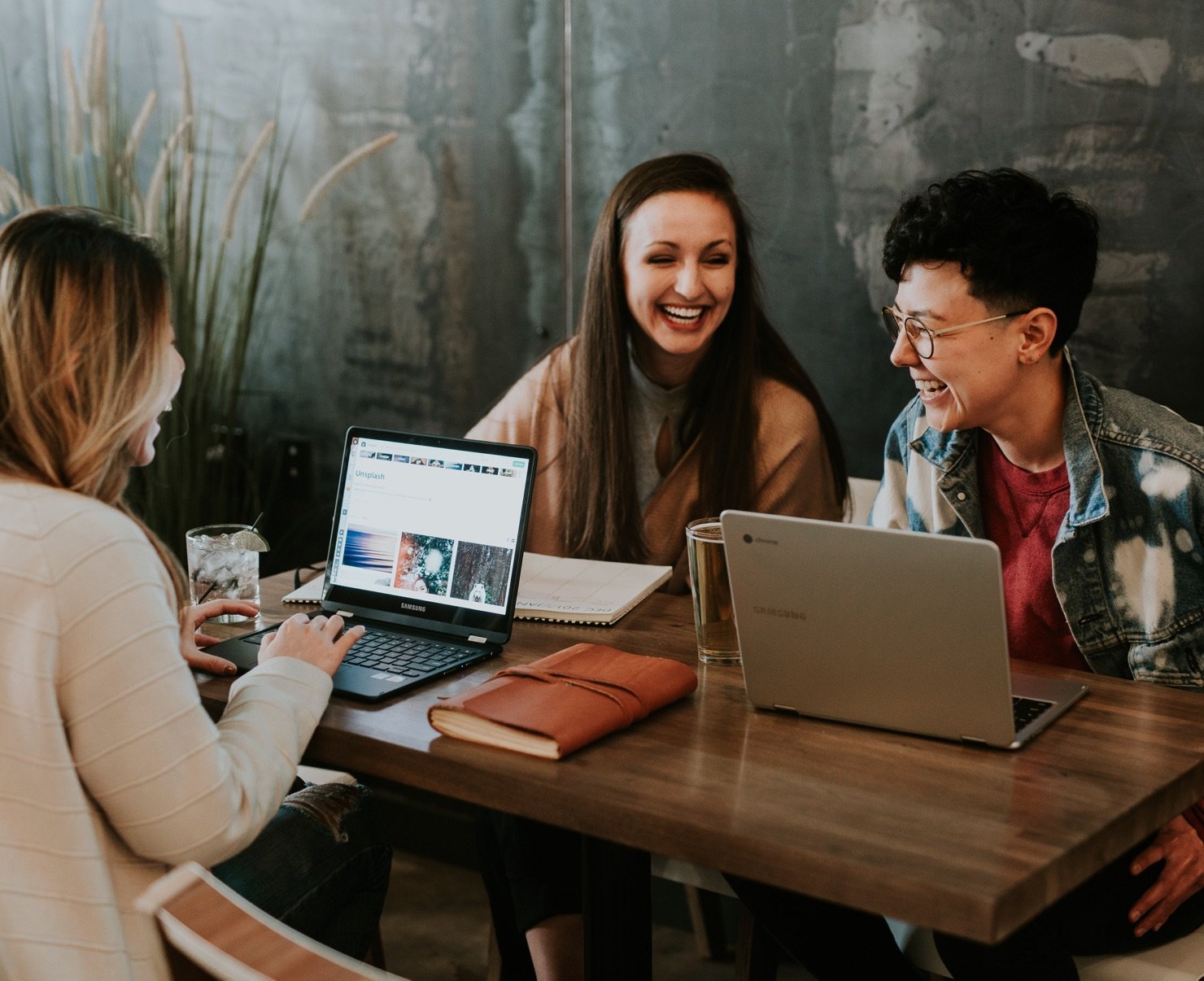 green-officce-borne-connectee-futur-waste-management-recycling-bin